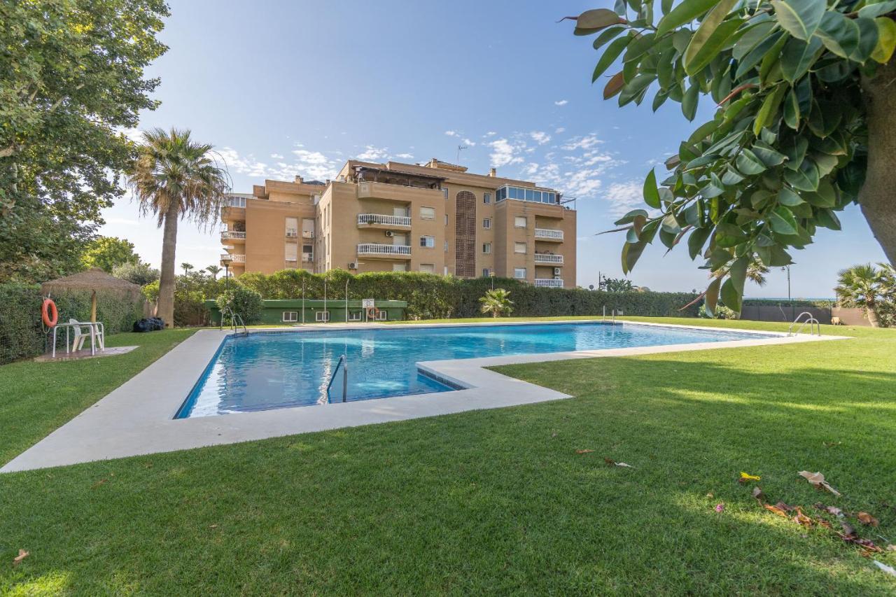 Suite Homes Hesperides Garden Beach 马拉加 外观 照片