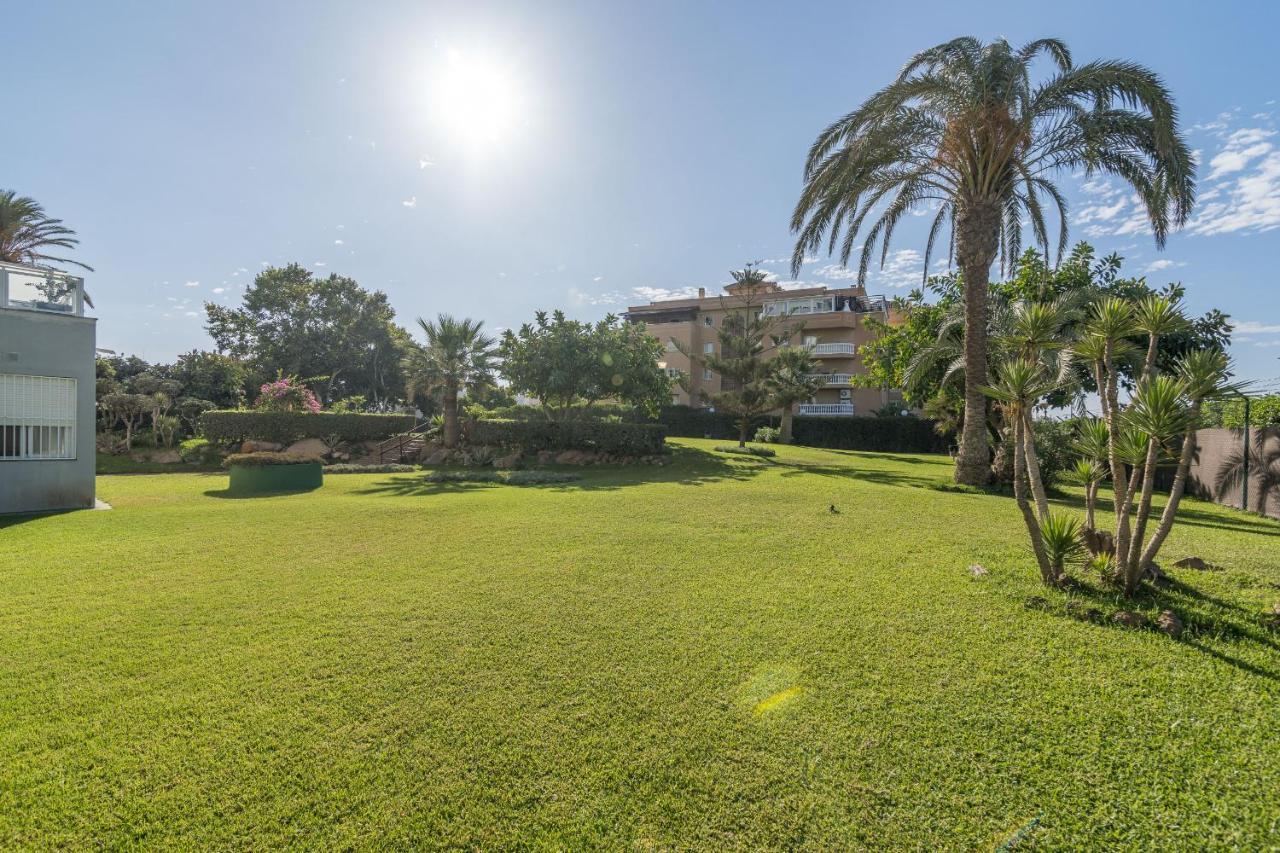 Suite Homes Hesperides Garden Beach 马拉加 外观 照片